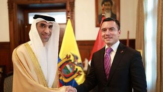 ثاني الزيودي وزير الخارجية الإماراتي في حفل تنصيب الإكوادور