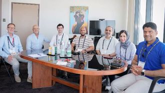 الحامد يلتقي الأمير ونائب رئيس البلدية للقمة