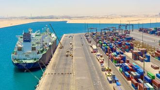 DP World Egypt Welcomes LNG Vessel And Iron Ore