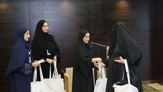 دعم الحجاج وكبار السن من مؤسسة التنمية الأسرية