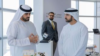 حمدان بن محمد يلتقي قادة الفضاء في الإمارات