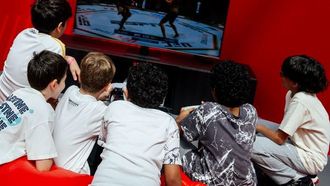 فعاليات مثيرة للفنون القتالية المختلطة في أبوظبي