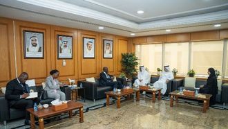 عجمان وأوغندا تستكشفان التعاون الاستثماري