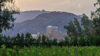 Exploring Al-Aan Palace's Architectural Heritage