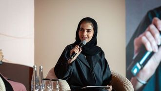 تشكل النساء أكثر من 70% من العاملين في القطاع الخاص