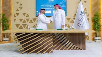 استحوذت شركة نوفا فالكونز على مزرعة الصقور الكندية