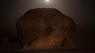 رؤى حول فصل الخريف واقتران القمر