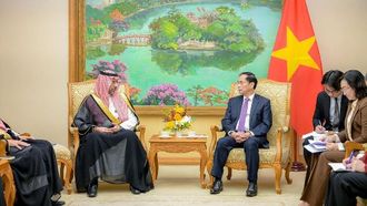 وزير يلتقي نائب رئيس الوزراء الفيتنامي للتعاون