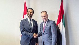 الإمارات وكندا تعززان التعاون في مجال الطيران