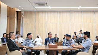 شرطة أبوظبي تستقبل وفداً سنغافورياً