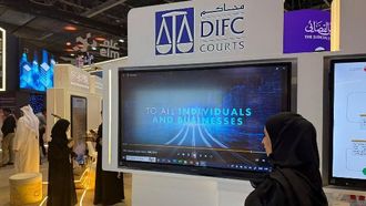 محاكم مركز دبي المالي العالمي تُجري معظم جلساتها عن بُعد