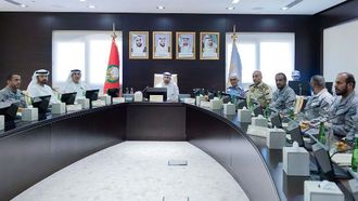 حمدان بن محمد يزور قيادة الحرس الوطني