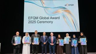 تكريم المدارس في جائزة حمدان للتميز المؤسسي