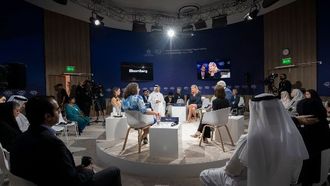 مناقشة الرؤى المستقبلية للتجارة الدولية