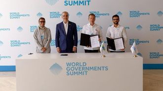 نورة الكعبي تلتقي رئيس الدومينيكان