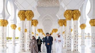 رئيس بالاو يزور مسجد الشيخ زايد