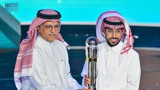الدوسري أفضل لاعب في آسيا لعام 2025