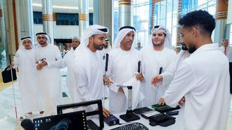 الاحتفال بيوم العصا البيضاء في أبوظبي