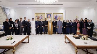 عبدالله بن بيه يلتقي وفداً آسيوياً