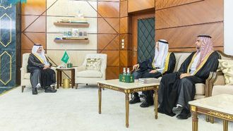 الأمير سعود بن نايف يلتقي رئيس اتحاد كرة اليد