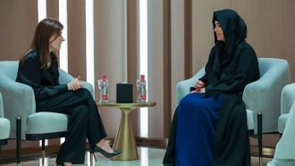 لطيفة بنت محمد تلتقي بزعيم الفنون الأوزبكية