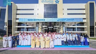 المحافظ عبدالعزيز يفتتح مستشفى حائل العام