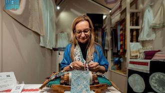 فيولا نيميس وفن الدانتيل المصنوع يدويًا