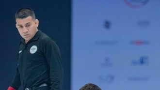 الأبطال يحتفلون بالميداليات الذهبية في أبو ظبي