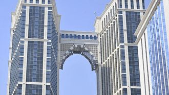 Makkah Blends Modernity With Islamic Heritage