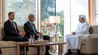 مكتوم بن محمد يلتقي الرئيس التنفيذي لـسويفت