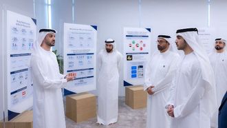 الشيخ محمد يزور بنك الإمارات دبي الوطني