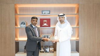 الشارقة والهند تناقشان نمو الاستثمار