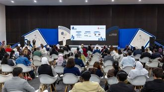 مهرجان الشارقة للمكتبات يختتم فعالياته بلقاء عالمي