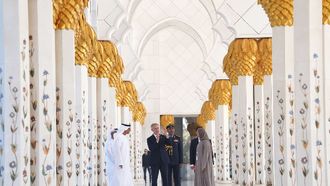 Mark Carney Visits Sheikh Zayed Mosque