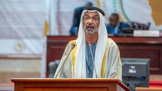 الجروان يلقي كلمة أمام البرلمان الأفريقي حول السلام