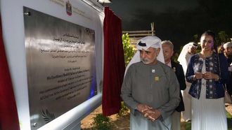 الشيخ نهيان يقود مسيرة التسامح إلى المريخ