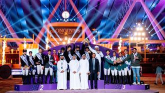 الإمارات تحصد الميدالية الذهبية في منافسات فرق قفز الحواجز