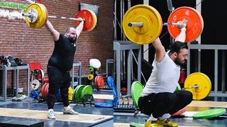 استراتيجية رفع الأثقال في الإمارات العربية المتحدة لتحقيق النجاح