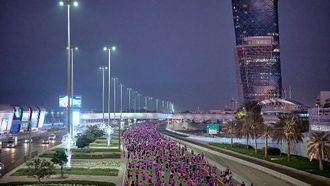 أوزبيلين يفوز بلقب ماراثون أبوظبي 2025