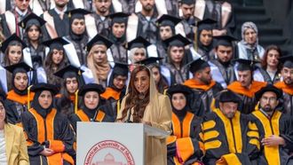 الجامعة الأمريكية في الشارقة تحتفل بتخريج 419 طالباً في خريف 2025