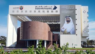 بلدية دبي تعزز تصريف مياه الأمطار