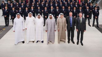 أكاديمية طيران الإمارات تُخرّج 77 طياراً جديداً