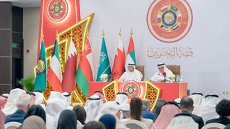 Bahrain~~s FM Highlights GCC Peace Initiatives
