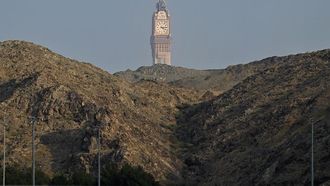 Makkah~~s Mountains: History And Environment