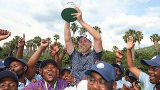 بيترسن وريتان يفوزان في السباق إلى دبي