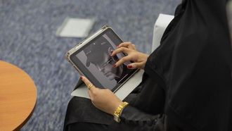 تم تطوير قبعة ذكية لمراقبة الدماغ