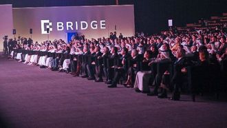 قمة الجسر في الإمارات تعزز دور قطاع الإعلام