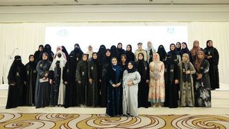 جمعية المرأة تكرم رعاة زفات حراير