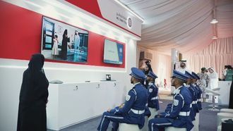 شرطة أبوظبي في معرض المخدرات والجرائم الإلكترونية