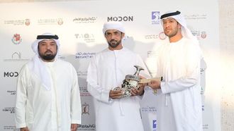 تتويج الفائزين في مسابقة اللقاية للإبل